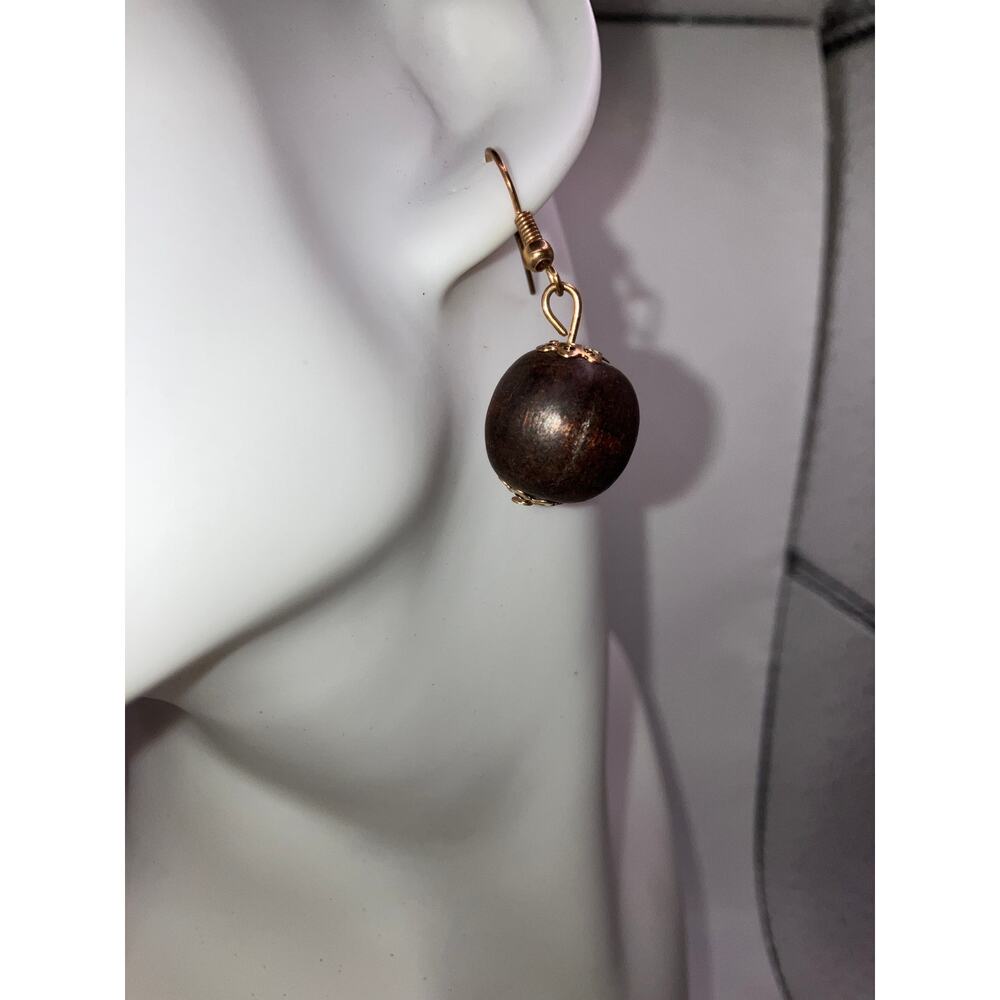 Vintage Brown Wood Beaded Wire Earring!